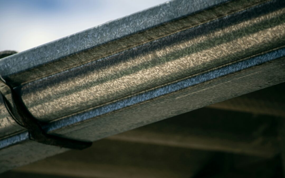 Gutter Repairs vs. Gutter Replacement: How to Make the Right Choice